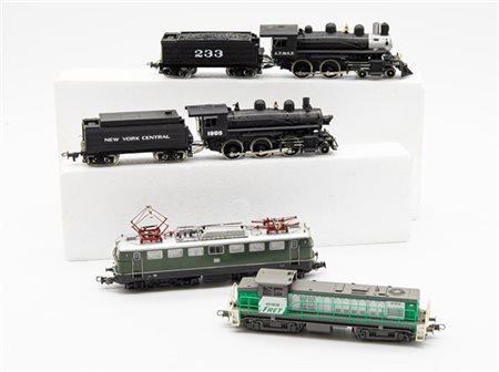 Lotto composto da due locomotive Roco: diesel 463838 ed elettrica DB 140.167-8,