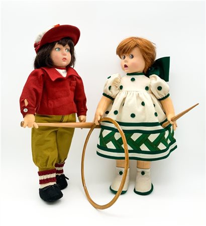 Lenci Giocatore di baseball Bobby e bambina col gioco del cerchio, due bambole i