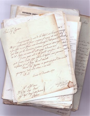 Corrispondenza composta da più di quindici documenti, costituita da lettere su carta intestata del Governo Pontificio, databili tra il 1820 e il 1860 ca.