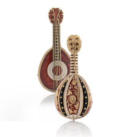 ANONIMOOROLOGIO A FORMA DI MANDOLINO FIRMATO LIEBHERR 1800 CA. C. in oro rosa...