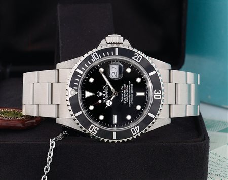 ROLEX REF. 16610ROLEX OYSTER PERPETUAL DATE SUBMARINER REF. 16610 DEL 1990/91...