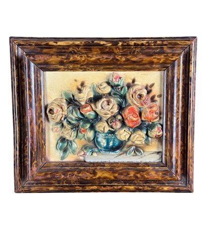 Basso rilievo in terracotta, periodo XX secolo raffigurante Vaso con fiori....
