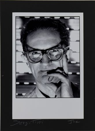 Joe Zattere (1957) Ritratti, 1993-1995 Lotto unico di 3 fotografie in bianco...