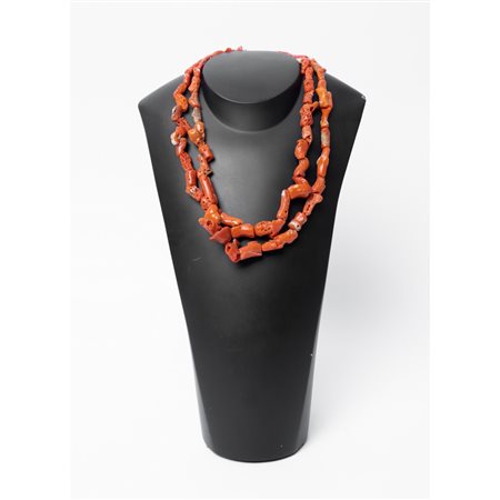 COLLANA in corallo con susta in argento dorato 925