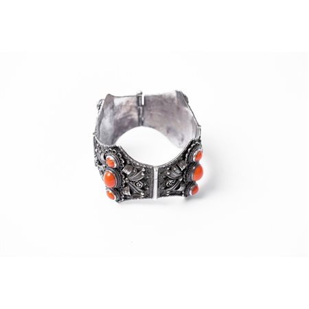 BRACCIALE in argento con cabochon in corallo