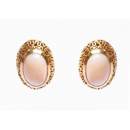 ORECCHINI in oro giallo 18 KT con cabochon in corallo