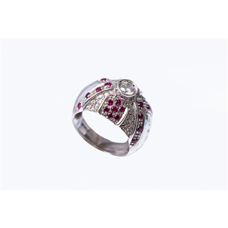 ANELLO in oro bianco 18 KT con brillanti e rubini