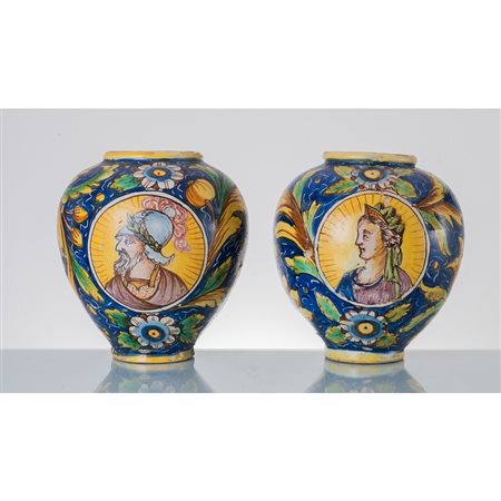 MANIFATTURA DI CALTAGIRONE DEL XIX SECOLO, Coppia di bocce