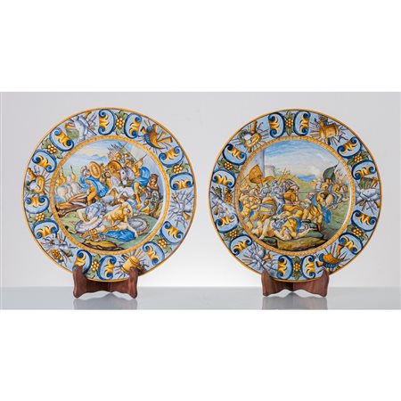 MANIFATTURA DELL'ITALIA CENTRALE FINE XIX SEC., Coppia piatti