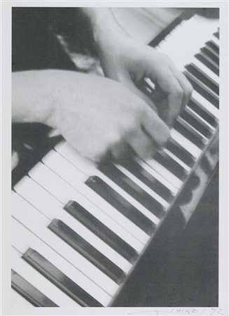 Giuseppe Chiari (Firenze, 1926 - 2007) Gesti sul piano 1972 Fotografia...