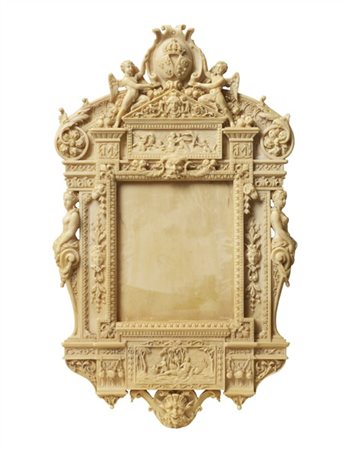 Manifattura di Dieppe, Francia, secolo XIX. Cornice in avorio scolpito a strutt