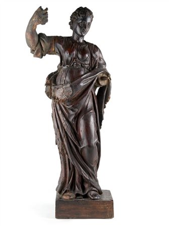 Scultore del secolo XVI. Figura allegorica femminile (Ebe?) in legno intagliato