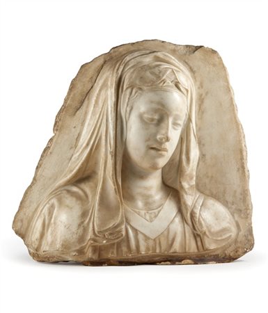 Ignoto scultore del secolo XIX. Busto di Madonna, altorilievo in marmo bianco.