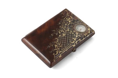 Arte del secolo XIX. Portabiglietti in tartaruga, coperchio con decoro piqué-po
