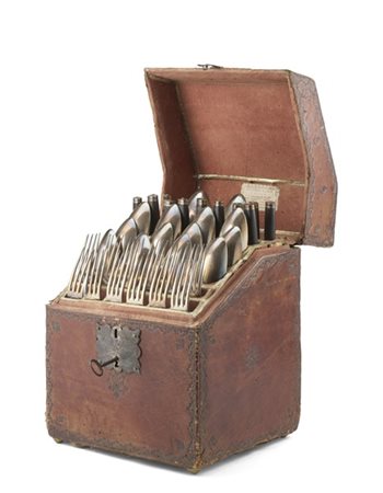 Porta posate da viaggio rivestito in marocchino impresso, serratura con chiave