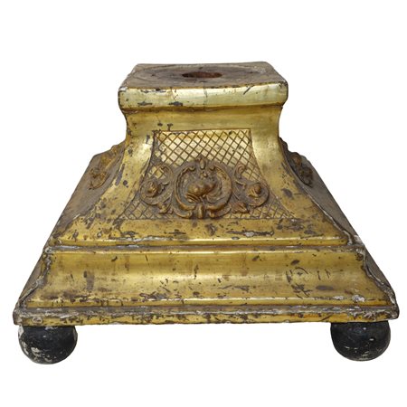 Base in legno dorato a mecca con piedi a sfera