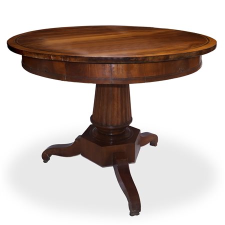 Tavolo da centro rotondo in legno di noce, piano con circonferenza filettata in legno di palissandro scuro con piede a 3 razze e sostegno  a colonna scanalata