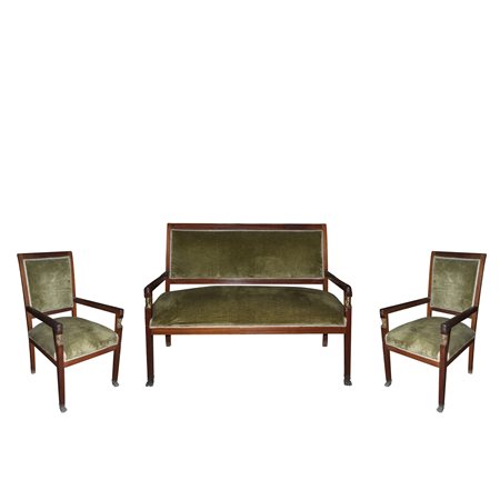 Divano tapezzato verde e due poltrone