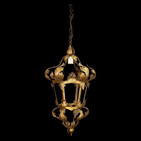 Lanterna in metallo dorato