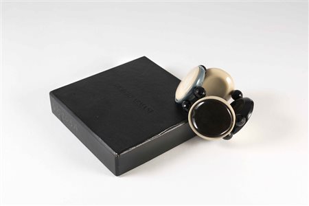 Giorgio Armani: bracciale sui toni del crema, nocciola, nero, avorio e...