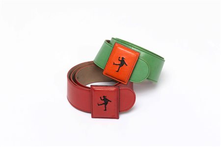 Moschino: lotto composto da due cinture in pelle una rossa e una verde, tg 46