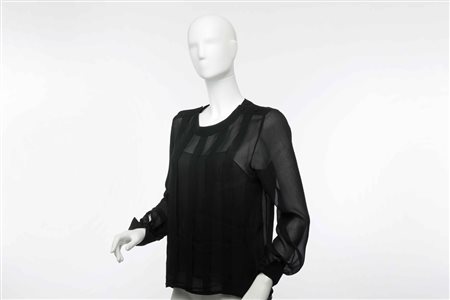 Chanel: canottiera e camicia con allacciatura sulla spalla in chiffon nero,...