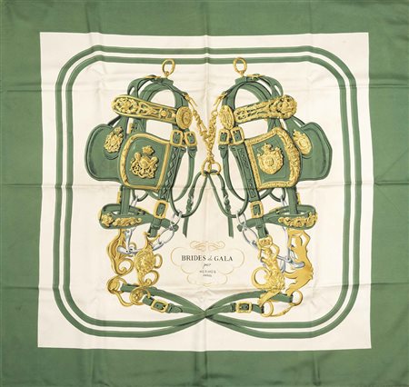 Hermes Paris: foulard in seta stampa "Brides de Gala", sui toni del verde e...