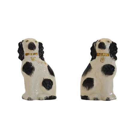 Due cagnolini in porcellana