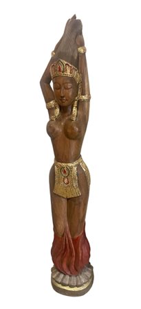 Splendida scultura in legno raffigurante un'odalisca, con lacca e materiali...