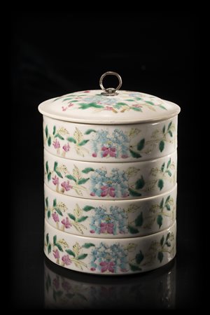 Scatola cilindrica a quattro scomparti decorata in Famiglia Rosa con rami di...