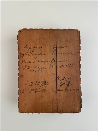  
Scatola in legno, cimelio delle guerre d'Africa primo quarto XX sec.
 