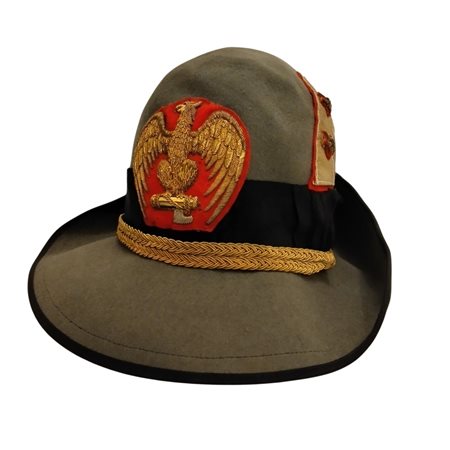  
Cappello all'alpina da Tenente Generale della MVSN prima metà XX sec.
 