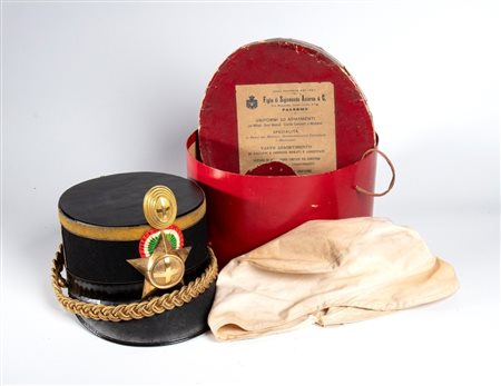  
Chepì da ufficiale contabile. Italia, Regno, periodo umbertino. fine XIX sec.
 