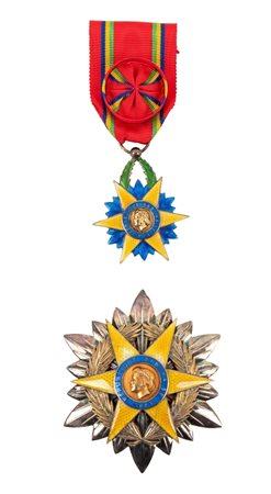  
Gabon, Ordine della Stella Equatoriale, insegna di Cavaliere Ufficiale metà XX sec.
 85 mm.45x50 mm