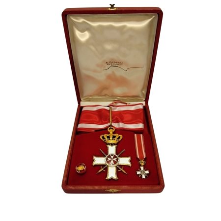  
Ordine Pro merito Melitense, insegna di commendatore con spade metà XX sec.
 