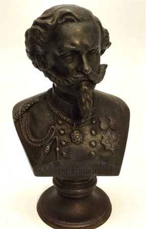  
Piccolo busto di Vittorio Emanuele II fine XIX sec.
 
