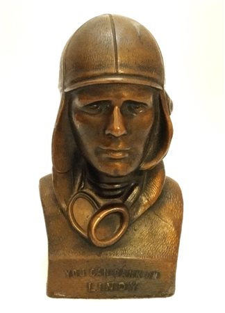  
Charles Lindbergh. Piccolo busto 
 Alt. 15 cm