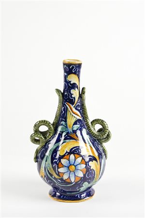 Angelo Minghetti (Bologna, 1822 - Bologna, 1885) 
Vaso  XX secolo
 Cm 20x12x6