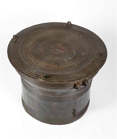  
Tamburo in bronzo XVII secolo
 50x66,5 cm