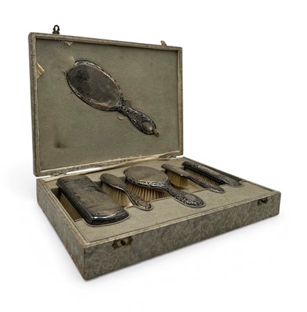  
Set in argento 
 Cm scatola 7x35,5x27,5