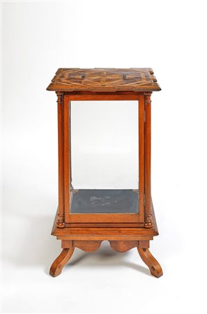  
Mobiletto espositore 
 Cm 86x54x54