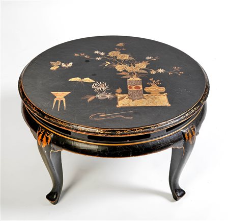  
Tavolino in stile orientale 
 Cm 43x72