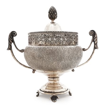 Zuccheriera in argento 800 con pigna sul coperchio