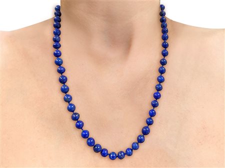 Collana di perle di lapislazzuli con chiusura in oro giallo 750