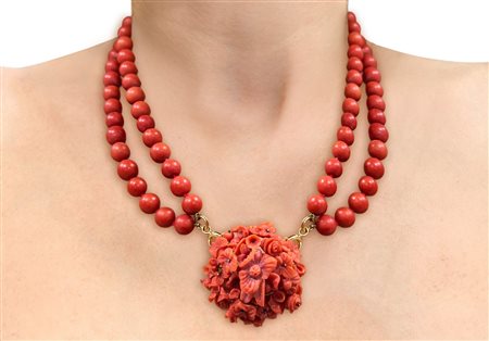 Collana a 2 fili di corallo Sardegna prima scelta e oro 750 con spilla centrale a fiori (separabile)