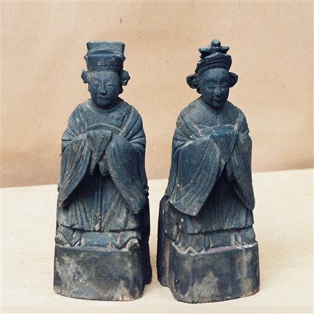 Coppia di statuette in legno, Moglie e marito