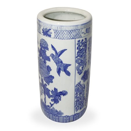 Vaso cinese a cilindro nei toni del blu su bianco