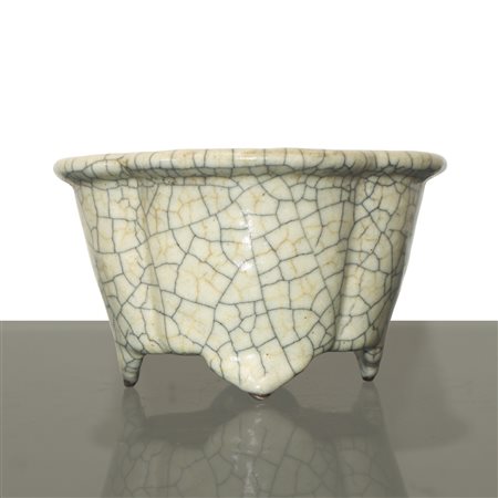 Vaso cinese quadrilobato con lavorazione in stile Ge