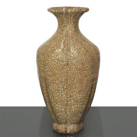 Vaso cinese con smaltatura di tipo Ge, Qing Dynasty