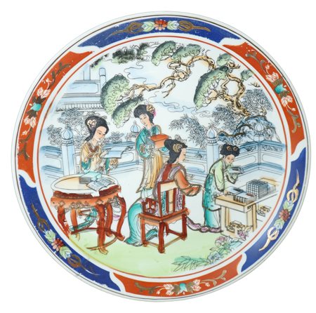 Piatto cinese in porcellana dipinta a mano con scene di studio